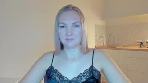 Snapshot of rock__baby chatting on November 8, 10:41 pm rock__baby online show from November 8, 10:41 pm