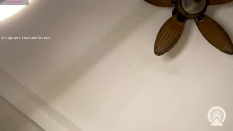 Snapshot of rockandlovexx chatting on November 24, 12:21 am Samantha Estephania online show from November 24, 12:21 am