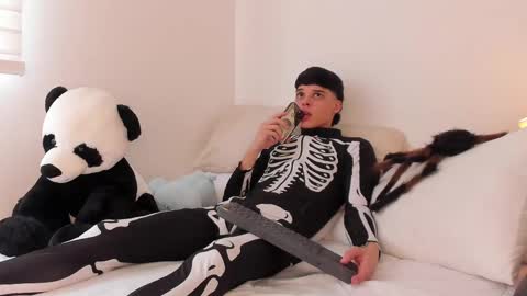 RockyWood20CM online show from October 12, 9:47 pm