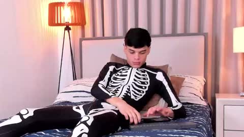 RockyWood20CM online show from October 31, 3:35 pm