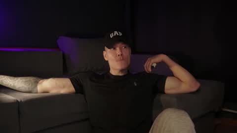 Snapshot of rodarri chatting on December 21, 6:15 pm MY NAME CAN SEE ALL MY CUM VIDEO BUY FAN SUB. online show from December 21, 6:15 pm