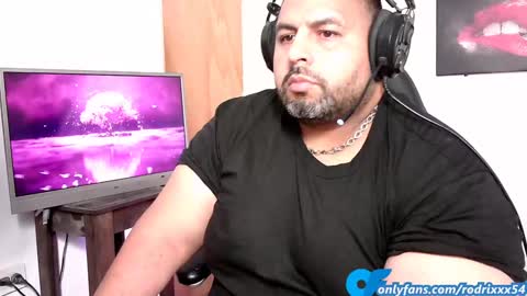 Snapshot of rodrixxx54 chatting on January 8, 2:35 am rodrixxx54 online show from January 8, 2:35 am