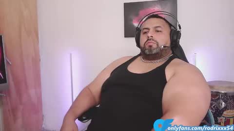 Snapshot of rodrixxx54 chatting on January 21, 2:43 am rodrixxx54 online show from January 21, 2:43 am