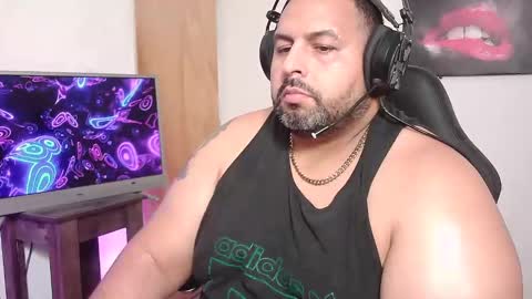 Snapshot of rodrixxx54 chatting on February 1, 12:29 am rodrixxx54 online show from February 1, 12:29 am