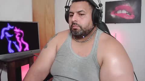 Snapshot of rodrixxx54 chatting on February 2, 10:28 pm rodrixxx54 online show from February 2, 10:28 pm