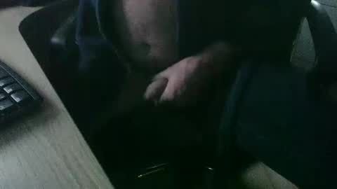 Snapshot of roger_peter chatting on January 17, 3:32 pm roger_peter online show from January 17, 3:32 pm