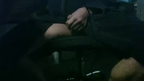 Snapshot of roger_peter chatting on February 9, 9:37 am roger_peter online show from February 9, 9:37 am