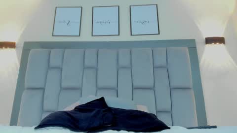 Snapshot of roger_wesley__ chatting on December 12, 6:14 am Roger Wesley online show from December 12, 6:14 am