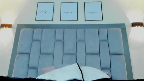 Snapshot of roger_wesley__ chatting on February 8, 2:04 am Roger Wesley online show from February 8, 2:04 am