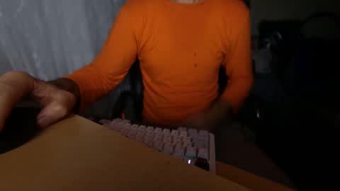 Snapshot of rokettttt chatting on December 4, 11:13 pm rokettttt online show from December 4, 11:13 pm