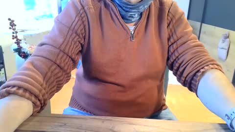 Snapshot of rolandloser1000 chatting on January 21, 7:37 am rolandloser1000 online show from January 21, 7:37 am