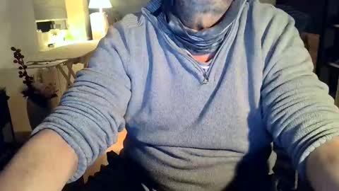 Snapshot of rolandloser1000 chatting on January 22, 4:33 pm rolandloser1000 online show from January 22, 4:33 pm