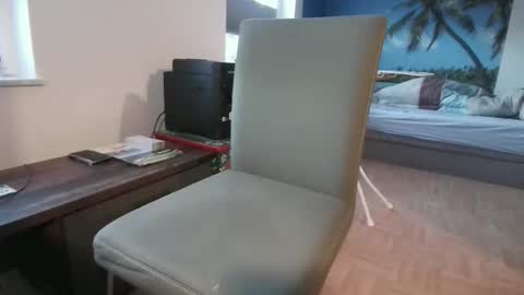 Snapshot of rolandloser1000 chatting on November 23, 3:01 pm rolandloser1000 online show from November 23, 3:01 pm