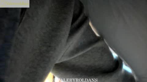 Snapshot of roldansvalery chatting on November 5, 2:33 am Valery Roldans online show from November 5, 2:33 am