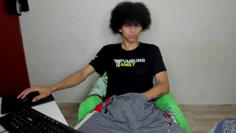 Snapshot of rolling_05 chatting on November 16, 5:13 am rolling_05 online show from November 16, 5:13 am