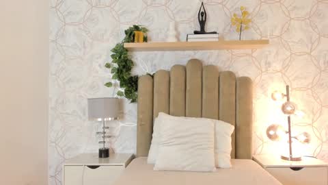 Snapshot of roma_love_ chatting on January 25, 11:44 am online show from January 25, 11:44 am