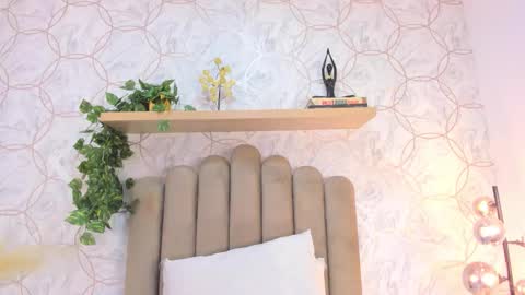 Snapshot of roma_love_ chatting on November 11, 12:27 pm online show from November 11, 12:27 pm