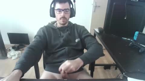 Snapshot of romainb72 chatting on December 4, 9:29 am romainb72 online show from December 4, 9:29 am