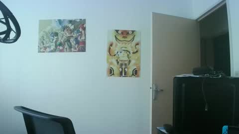 Snapshot of romainb72 chatting on January 14, 1:06 pm romainb72 online show from January 14, 1:06 pm