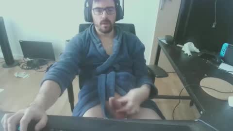 Snapshot of romainb72 chatting on February 12, 12:22 pm romainb72 online show from February 12, 12:22 pm