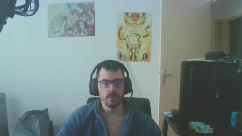 Snapshot of romainb72 chatting on March 4, 8:46 am romainb72 online show from March 4, 8:46 am