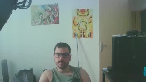 Snapshot of romainb72 chatting on March 7, 8:02 am romainb72 online show from March 7, 8:02 am