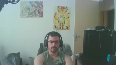 Snapshot of romainb72 chatting on March 7, 11:07 am romainb72 online show from March 7, 11:07 am