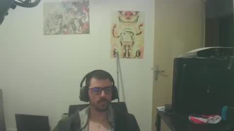 Snapshot of romainb72 chatting on March 9, 11:35 pm romainb72 online show from March 9, 11:35 pm