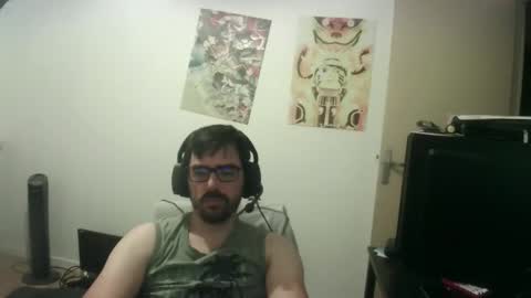 Snapshot of romainb72 chatting on October 16, 12:11 am romainb72 online show from October 16, 12:11 am