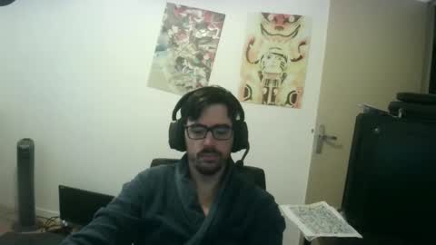 Snapshot of romainb72 chatting on December 3, 7:49 am romainb72 online show from December 3, 7:49 am