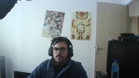 Snapshot of romainb72 chatting on January 6, 12:31 pm romainb72 online show from January 6, 12:31 pm