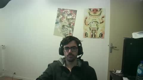 Snapshot of romainb72 chatting on February 1, 8:02 am romainb72 online show from February 1, 8:02 am