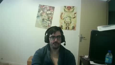 Snapshot of romainb72 chatting on February 3, 8:19 am romainb72 online show from February 3, 8:19 am