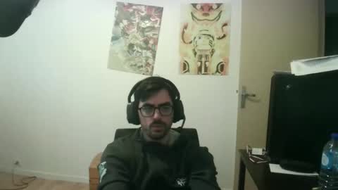 Snapshot of romainb72 chatting on February 7, 4:33 pm romainb72 online show from February 7, 4:33 pm