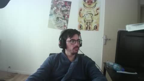 Snapshot of romainb72 chatting on February 9, 8:18 am romainb72 online show from February 9, 8:18 am