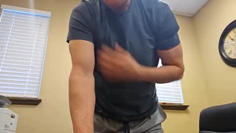 Snapshot of romanteeks chatting on January 22, 6:52 pm romanteeks online show from January 22, 6:52 pm