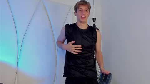 Snapshot of romeo_ricci1 chatting on December 27, 6:53 pm Romeo Ricci online show from December 27, 6:53 pm