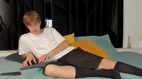 Snapshot of romeo_ricci1 chatting on January 18, 4:04 am Romeo Ricci online show from January 18, 4:04 am