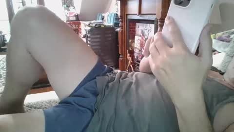 Snapshot of romeomustcum2016 chatting on December 4, 7:50 am Trinked online show from December 4, 7:50 am