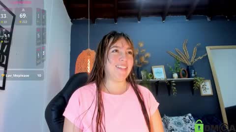 Snapshot of romi01_ chatting on October 19, 7:14 pm romi online show from October 19, 7:14 pm