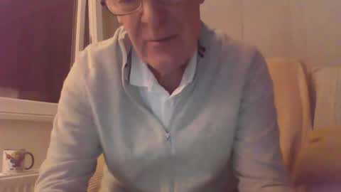 Snapshot of romonaked chatting on December 16, 6:02 pm romonaked online show from December 16, 6:02 pm