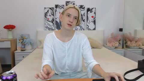 Snapshot of ron_vilsx chatting on October 24, 8:33 am ron vilsx online show from October 24, 8:33 am