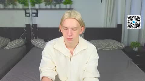 Snapshot of ron_vilsx chatting on December 1, 8:30 am ron vilsx online show from December 1, 8:30 am