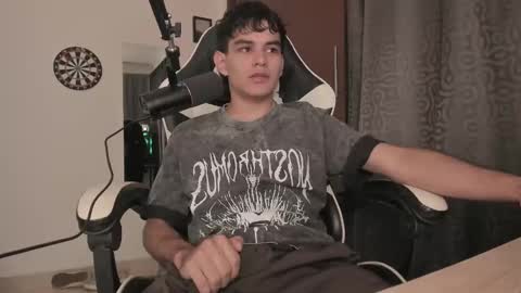 Snapshot of ronaldmq20 chatting on December 10, 11:08 pm Ronaldo online show from December 10, 11:08 pm