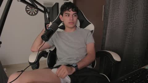 Snapshot of ronaldmq20 chatting on January 14, 3:11 am Ronaldo online show from January 14, 3:11 am