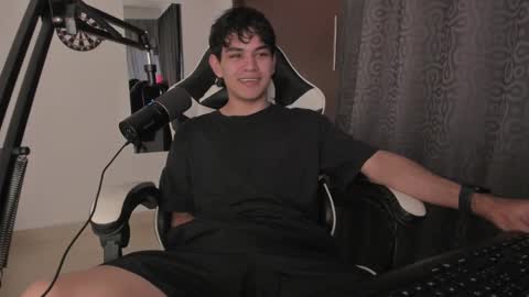 Snapshot of ronaldmq20 chatting on January 27, 1:48 am Ronaldo online show from January 27, 1:48 am