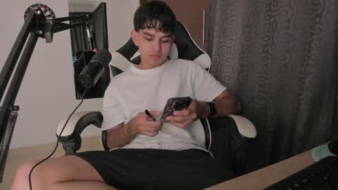 Snapshot of ronaldmq20 chatting on February 16, 11:05 pm Ronaldo online show from February 16, 11:05 pm