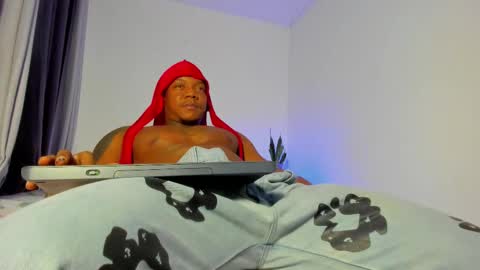 Snapshot of ronnie_777 chatting on September 25, 5:55 am Ronnie 777 online show from September 25, 5:55 am