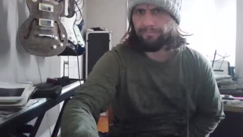 Snapshot of ronniejohnston13 chatting on December 16, 7:08 pm ronniejohnston13 online show from December 16, 7:08 pm