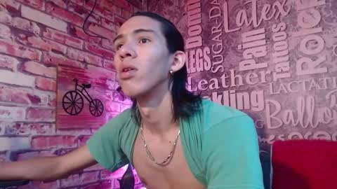 Snapshot of ronymiller_1 chatting on December 7, 12:24 pm RonyMiller 1 online show from December 7, 12:24 pm